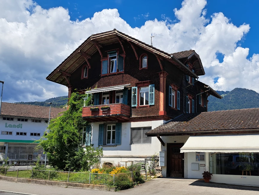 Aussenansicht der Praxis an der Kernserstrasse 3 in Sarnen